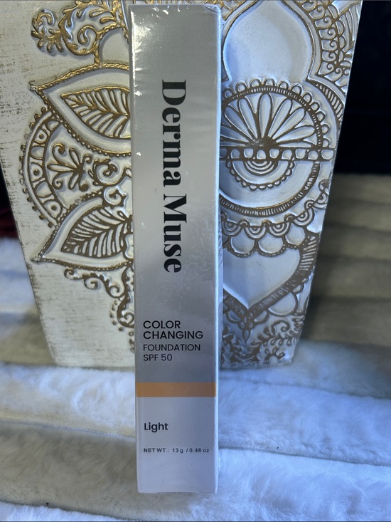Derma Muse Other - Color Changing Foundation SPF 50 - Light